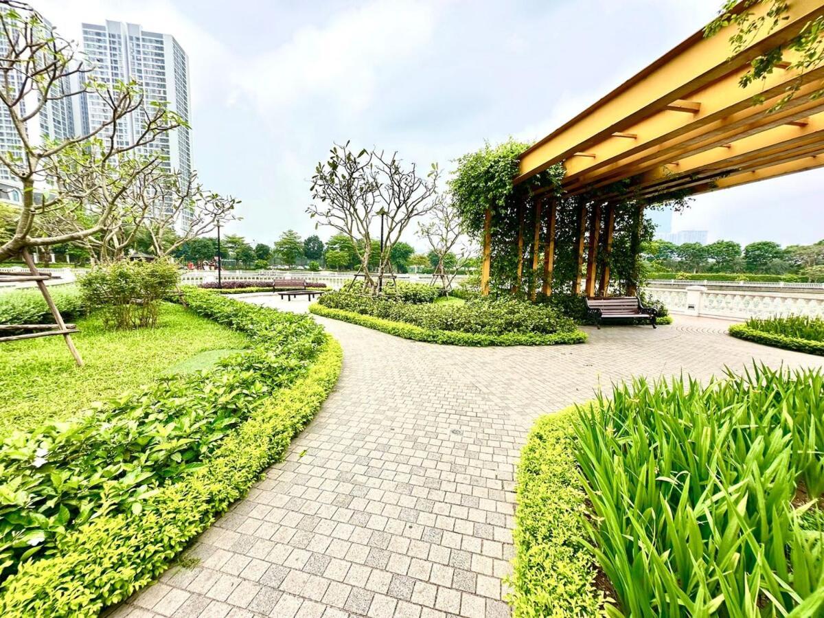 Beautiful In Vinhomes Bay, Quick To Airport Apartment *