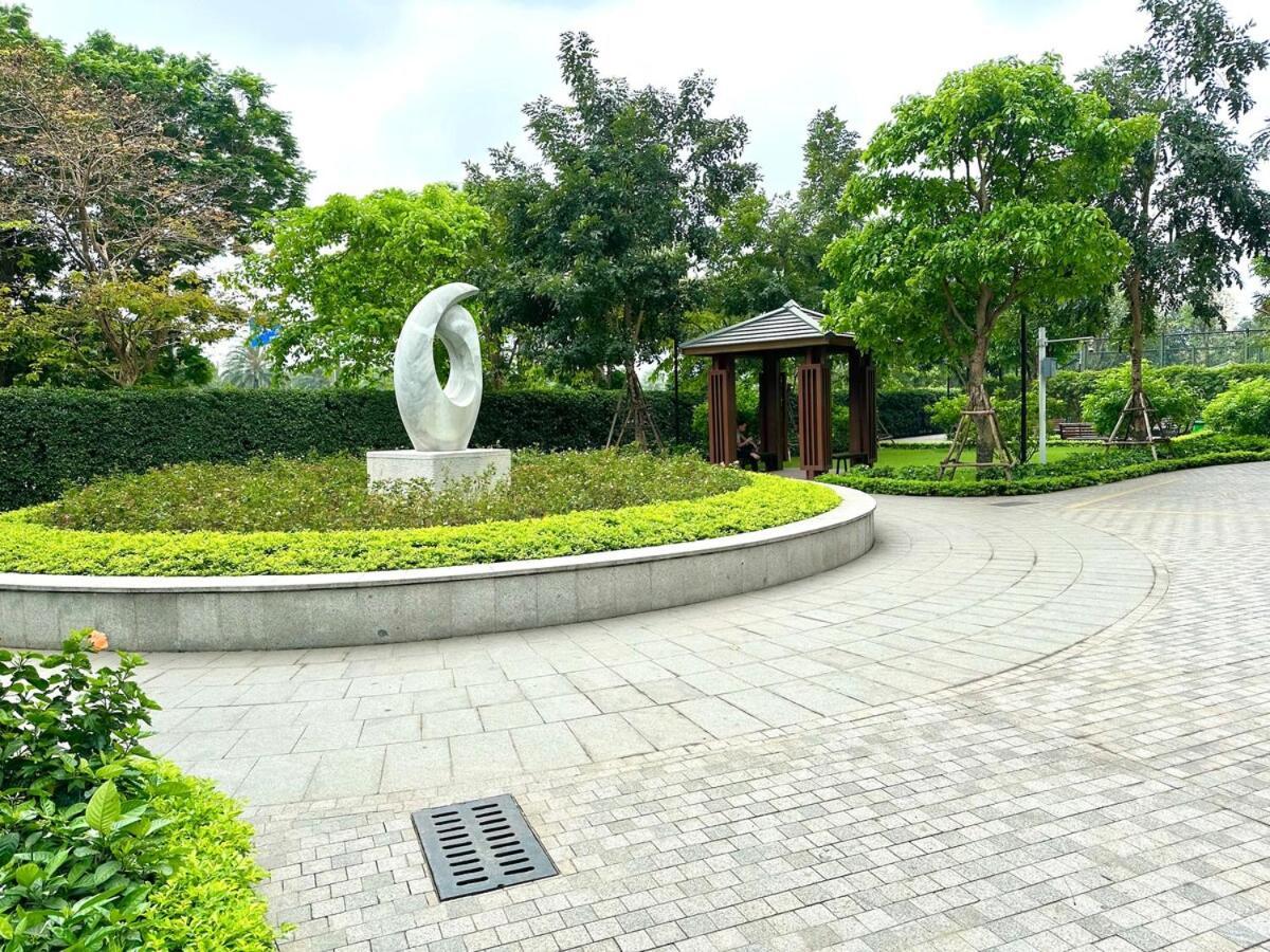 Beautiful In Vinhomes Bay, Quick To Airport Apartment *